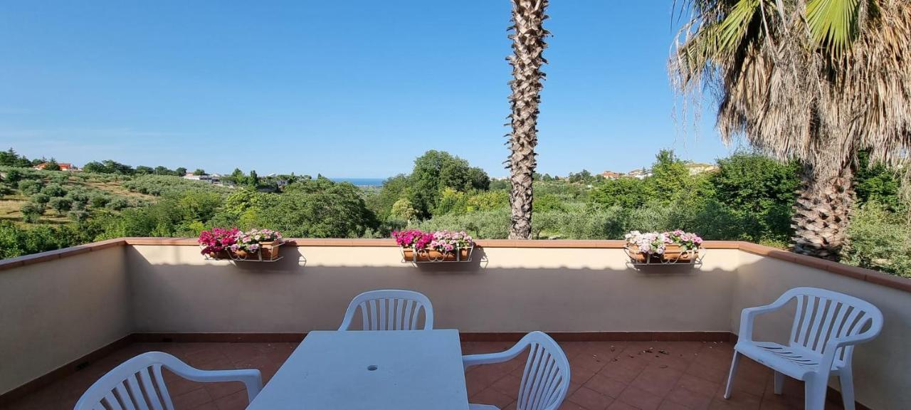 Casale Angela Apartment Torrevecchia Teatina Екстериор снимка