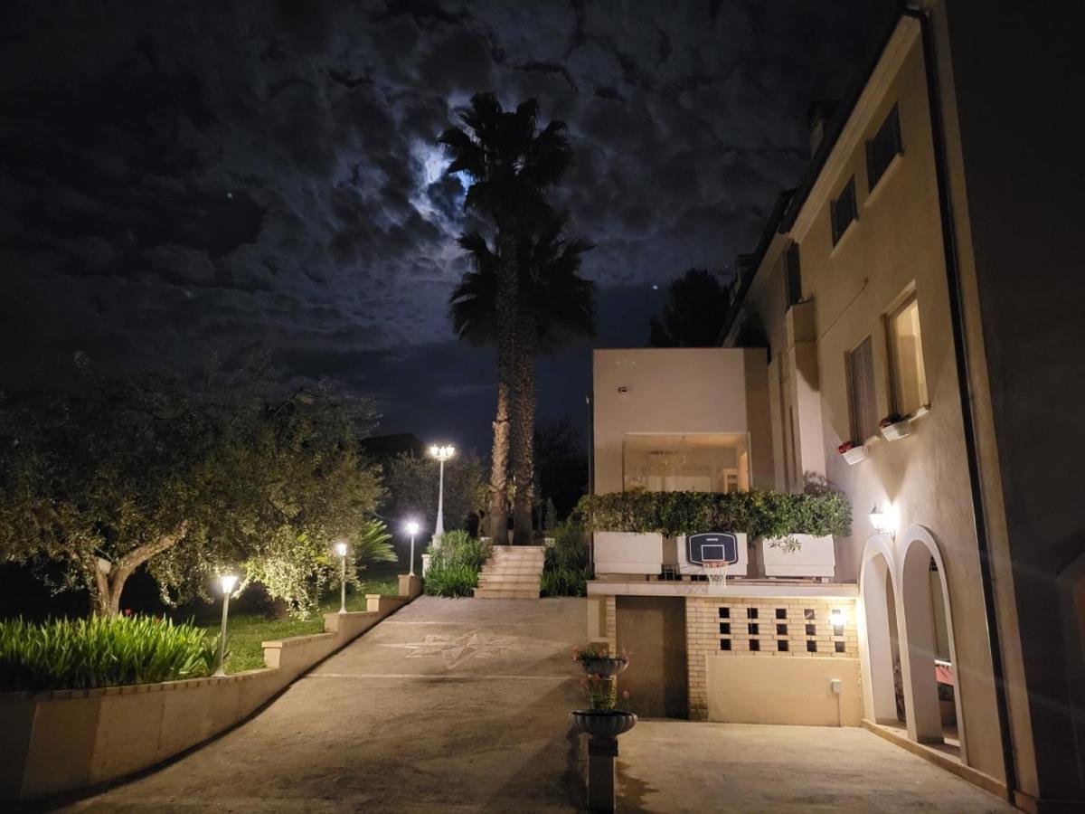 Casale Angela Apartment Torrevecchia Teatina Екстериор снимка